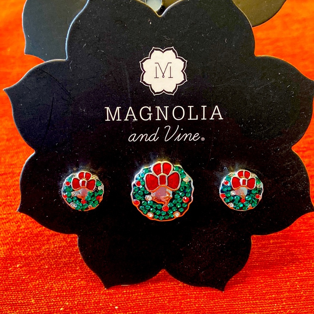 Magnolia and Vine Holiday Wreath Special Addition Snaps